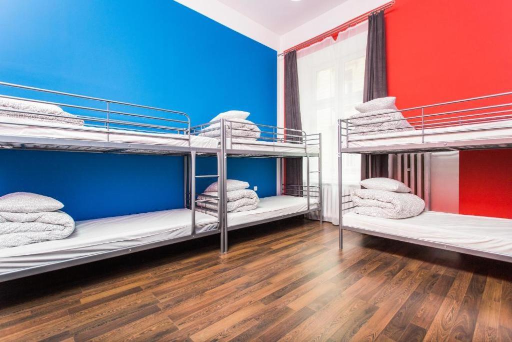 New One World Hostel Cracovia Esterno foto